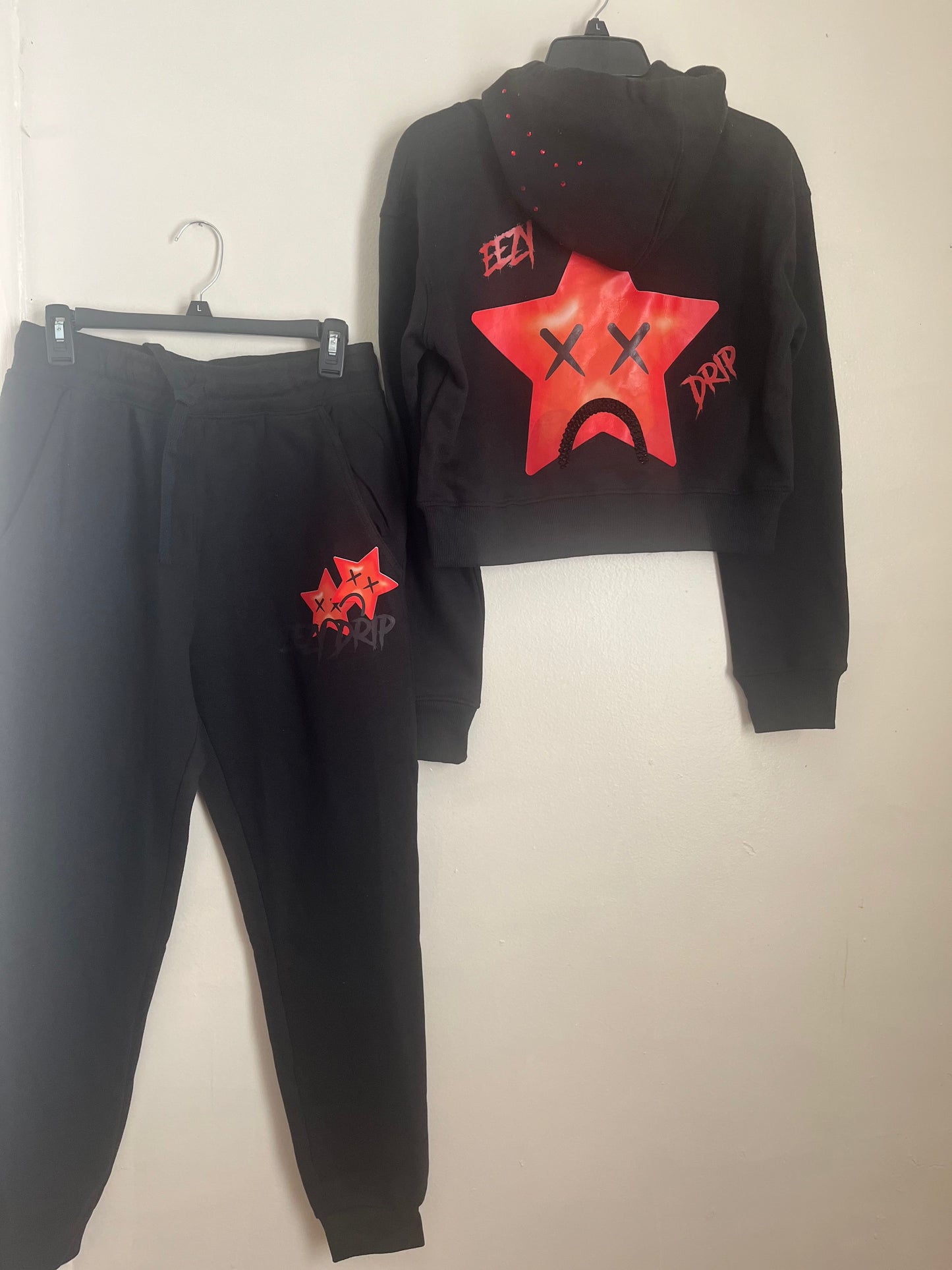 Woman’s Cropped Jogger Sweatsuit